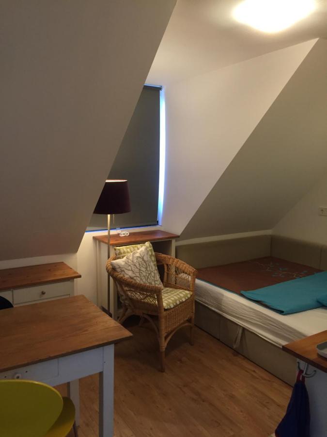 Familienfreundliche Ferienwohnung Am See Soemmerda Luaran gambar
