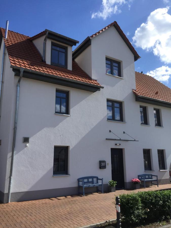 Familienfreundliche Ferienwohnung Am See Soemmerda Luaran gambar